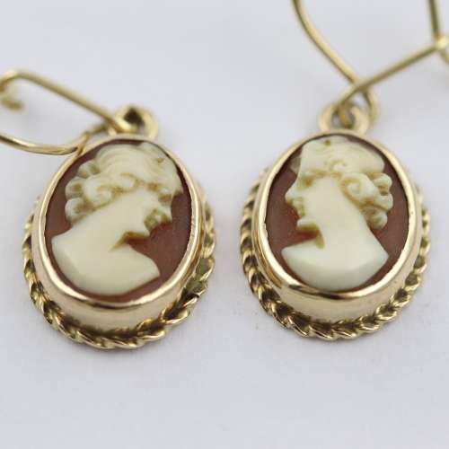 VINTAGE CAMEO 9ct YELLOW GOLD DROP AND DANGLE EARRINGS. 375.