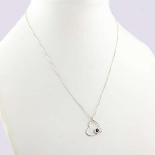 VINTAGE OPENWORK DAINTY STERLING SILVER HEART GARNET PENDANT ON 51CM ITALIAN SILVER BOX CHAIN