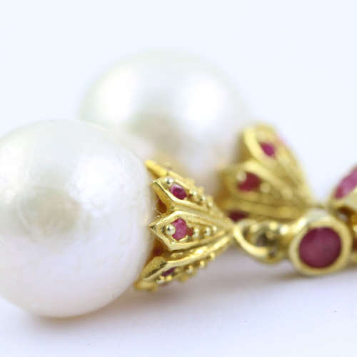 NATURAL RUBY GEMSTONE AND BAROQUE PEARL DROP AND DANGLE EARRINGS GOLD-HUE STERLING SILVER