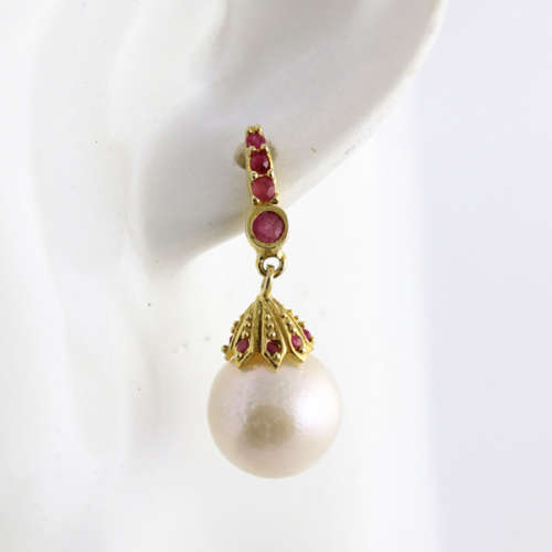 NATURAL RUBY GEMSTONE AND BAROQUE PEARL DROP AND DANGLE EARRINGS GOLD-HUE STERLING SILVER