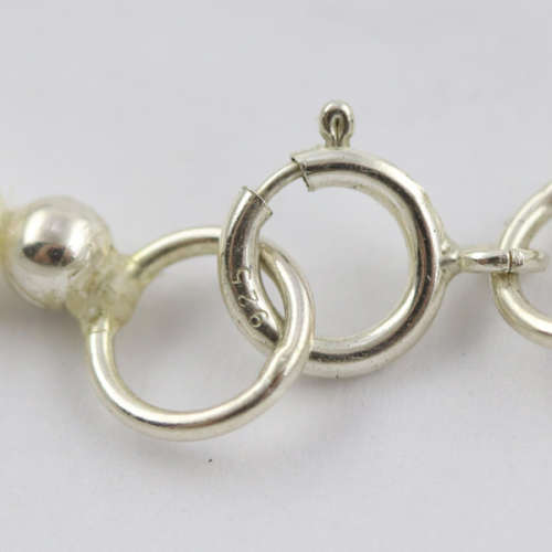 ELEGANT AND CLASSIC NATURAL BAROQUE PEARL PENDANT ON A 44CM HANDSTRUNG PEARL NECKLACE. 925