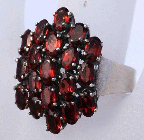 RUSSIAN VINTAGE! FABULOUS AND SHOWY LARGE GARNET CLUSTER RING IN STERLING SILVER. 7,8g!!