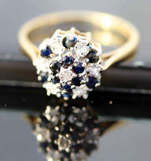 VERY PRETTY DIAMOND AND SAPPHIRE CLUSTER RING FROM ENGLAND