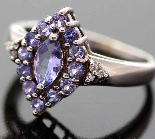 NATURAL DIAMOND AND TANZANITE (1,13 carats) MARQUIS CUT RING.  STERLING SILVER!