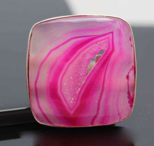 HUGE GEODE VALENTINE-PINK BOTSWANA AGATE RING. REAL STERLING SILVER 925. A HEAVY 14,2 grams!