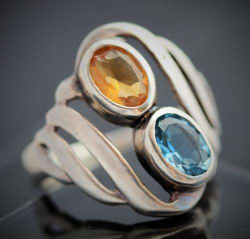 GORGEOUS BLUE TOPAZ & CITRINE STERLING SILVER RING 925. A SOLID 4,7g