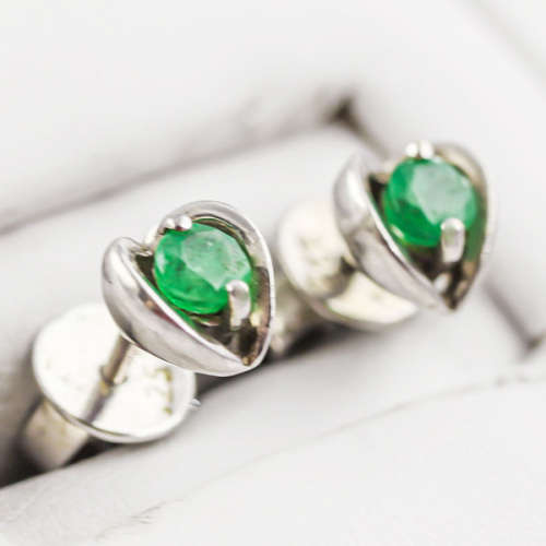 VINTAGE HEART DESIGN EMERALD SOLID STERLING SILVER STUD EARRINGS PART OF `ESTATE COLLECTION` ENGLAND