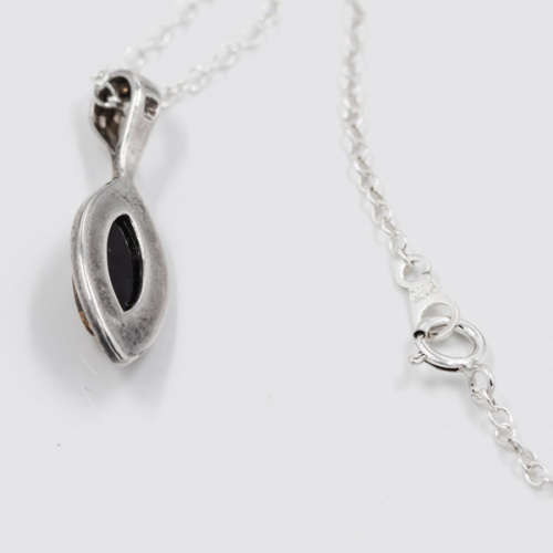 ELEGANT VINTAGE YELLOW BALTIC AMBER STERLING SILVER PENDANT ON 44cm (44mm) STERLING SILVER CHAIN