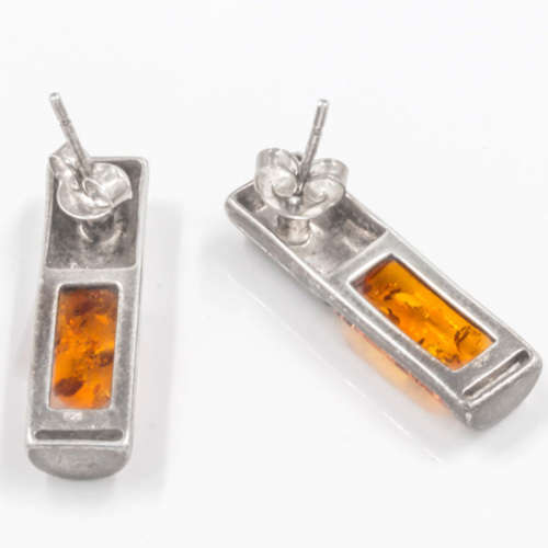 VINTAGE STERLING SILVER AND BALTIC AMBER STUD EARRINGS. 925. SIMPLY ELEGANT!