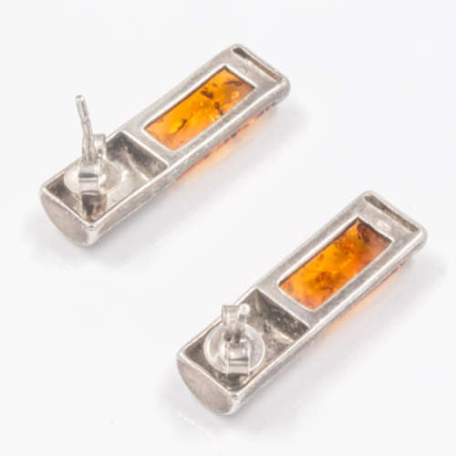 VINTAGE STERLING SILVER AND BALTIC AMBER STUD EARRINGS. 925. SIMPLY ELEGANT!