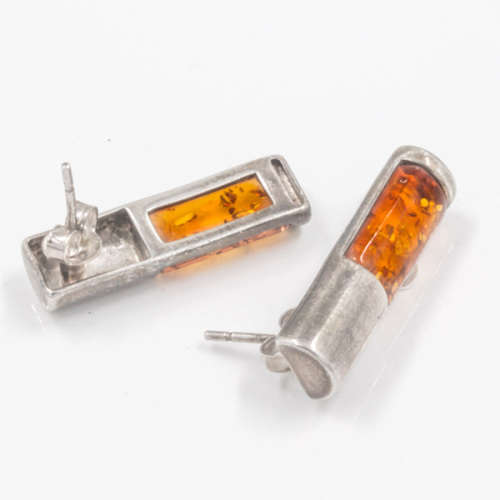 VINTAGE STERLING SILVER AND BALTIC AMBER STUD EARRINGS. 925. SIMPLY ELEGANT!