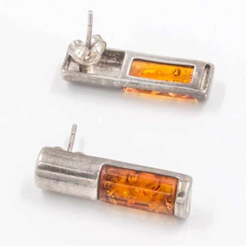 VINTAGE STERLING SILVER AND BALTIC AMBER STUD EARRINGS. 925. SIMPLY ELEGANT!