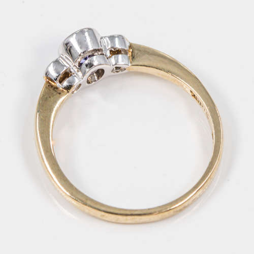 CONTEMPORARY DESIGN TANZANITE AND DIAMOND 9CT YELLOW and WHITE GOLD RING VALUATION CERT R18`000