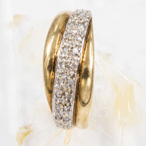 CLASSIC VINTAGE DIAMOND 9CT YELLOW GOLD RING. WELL-HALLMARKED. * JEWELLER EVALUATION R 15`000 *