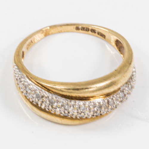 CLASSIC VINTAGE DIAMOND 9CT YELLOW GOLD RING. WELL-HALLMARKED. * JEWELLER EVALUATION R 15`000 *