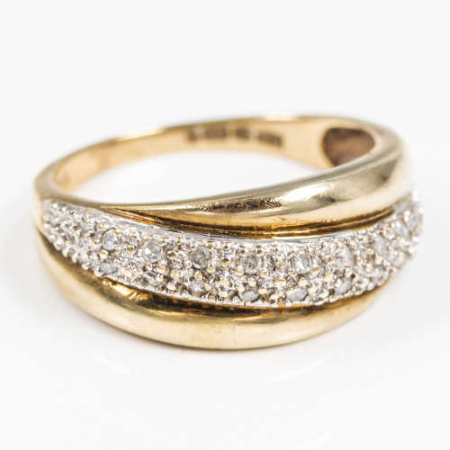 CLASSIC VINTAGE DIAMOND 9CT YELLOW GOLD RING. WELL-HALLMARKED. * JEWELLER EVALUATION R 15`000 *