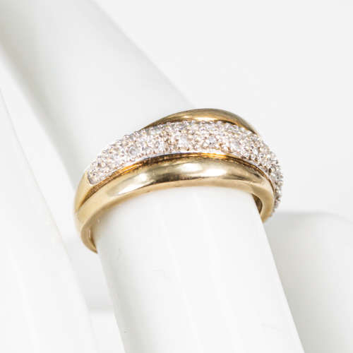 CLASSIC VINTAGE DIAMOND 9CT YELLOW GOLD RING. WELL-HALLMARKED. * JEWELLER EVALUATION R 15`000 *