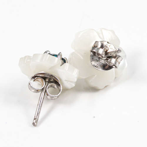 CONTEMPORARY DESIGN NATURAL `LONDON BLUE` TOPAZ & MOTHER OF PEARL STERLING SILVER STUD EARRINGS. 925