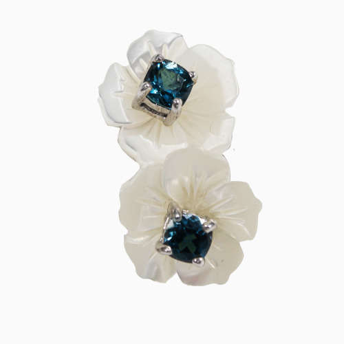 CONTEMPORARY DESIGN NATURAL `LONDON BLUE` TOPAZ & MOTHER OF PEARL STERLING SILVER STUD EARRINGS. 925