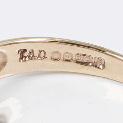 CLASSIC VINTAGE DIAMOND CLUSTER RING IN 9CT YELLOW & WHITE GOLD. *JEWELLER EVAL. CERT. R18`500*