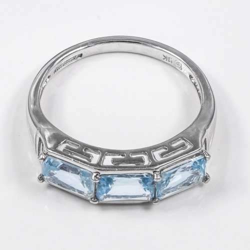 ENGLISH HALLMARKED NATURAL AQUAMARINE 9CT WHITE GOLD RING. EMERALD CUT