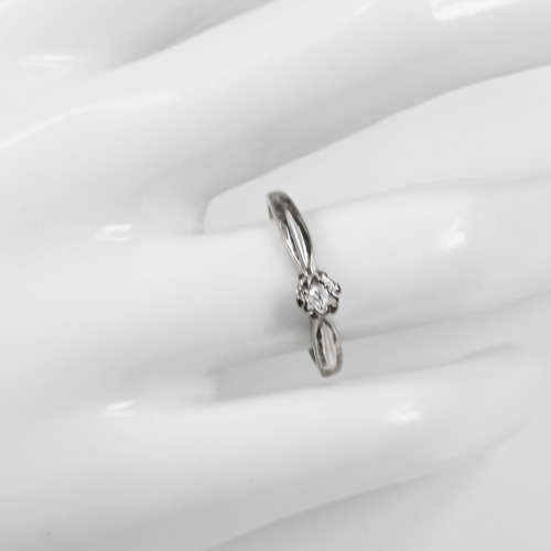 CLASSIC VINTAGE DIAMOND SOLITAIRE 9CT WHITE GOLD RING. * INDEPENDENT JEWELLER VALUATION R10`000 *