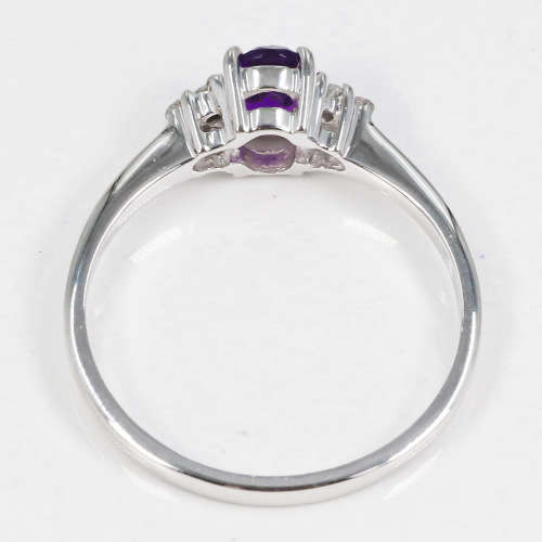 BEAUTIFUL DEEP ROYAL PURPLE AMETHYST AND DIAMOND 9CT WHITE GOLD DAINTY RING. 375