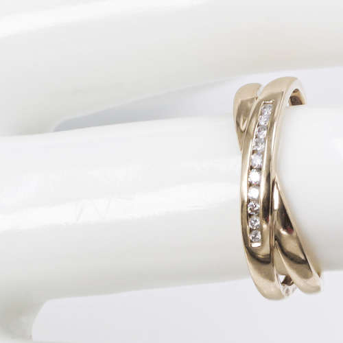 CLASSIC DIAMOND CROSSOVER 9CT YELLOW GOLD RING. 375. ENGLISH HALLMARKS