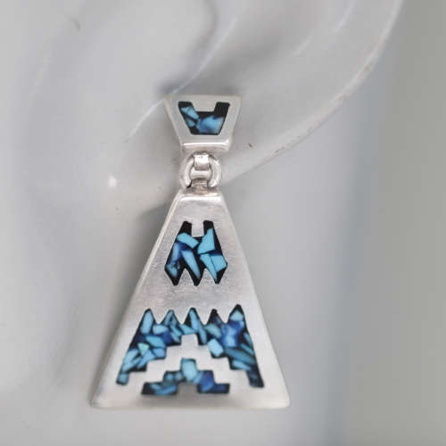 TURQUOISE AND MEXICAN STERLING SILVER EARRINGS WITH INLAY DESIGN. 925