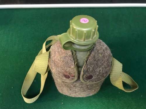 WATER BOTTLE (Canteen) & FELT POUCH, 1 LITER.