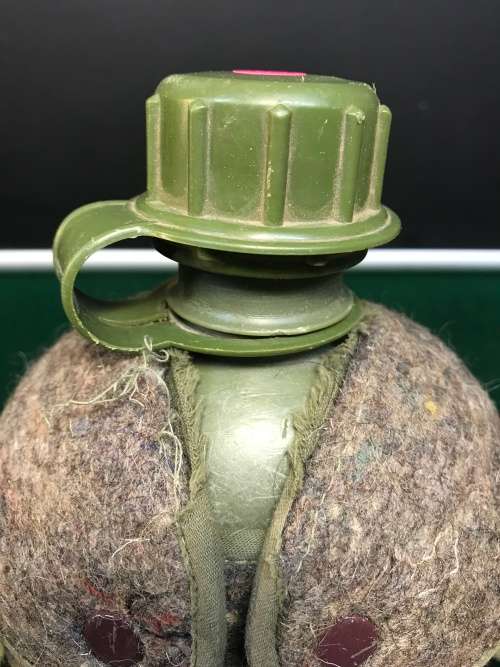 WATER BOTTLE (Canteen) & FELT POUCH, 1 LITER.