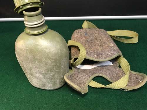 WATER BOTTLE (Canteen) & FELT POUCH, 1 LITER.