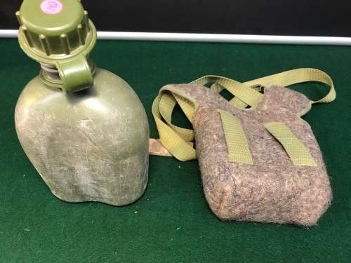 WATER BOTTLE (Canteen) & FELT POUCH, 1 LITER.
