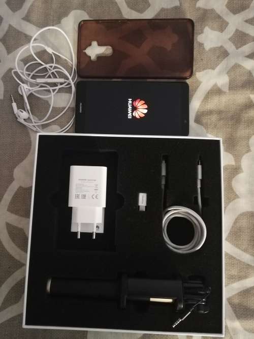 FOR SALE HUAWEI MATE 9 FAIRLY NEW!!!
