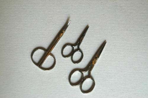 3 pairs little scissors, embroidery on L, solingen on R, 62mm in C