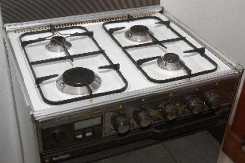 Technogas natural gas stove, 4 burner, 60cm wide, v gd condition, oven, grill and rotisserie REDUCED