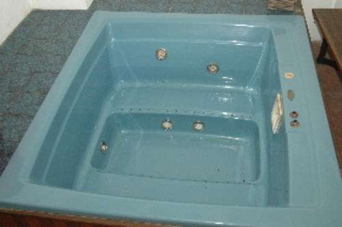 4 seater Jacuzzi in good condition (see descrription)