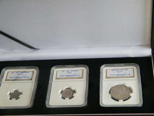 1897 ZAR Set graded in Mahogany Style Display Box