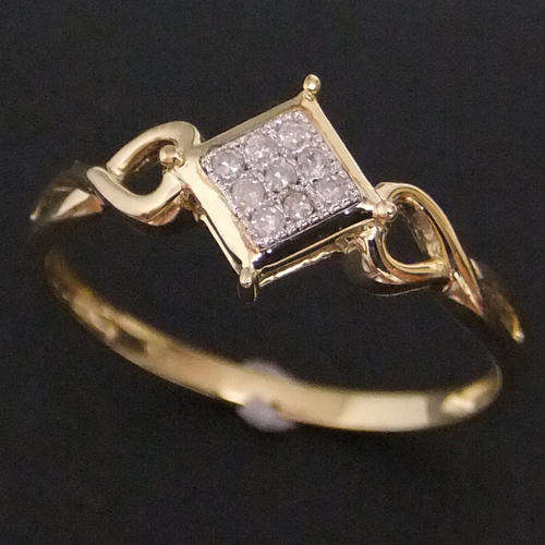 100% REAL, SOLID 10KT YELLOW GOLD NATURAL DIAMONDS RING