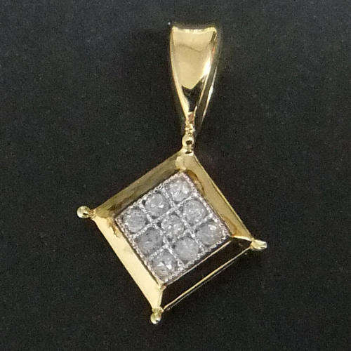 100% REAL, SOLID 10KT YELLOW GOLD NATURAL DIAMONDS PENDANT