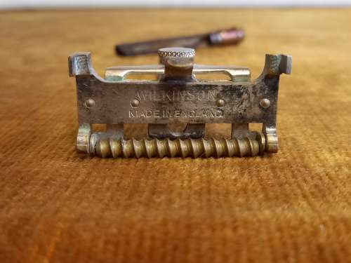 ANTIQUE 1920S WILKINSON SWORD RAZOR SET IN OAK WOODEN BOX