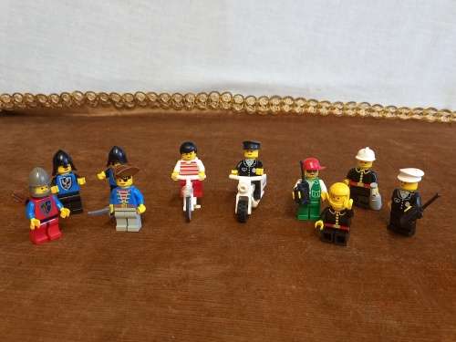 Assorted Lego Minifigurine Collection