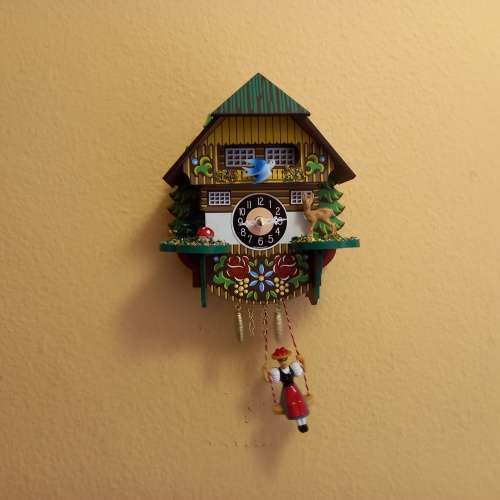 ENGSTLER GERMAN CUCKOO CLOCK - WORKS