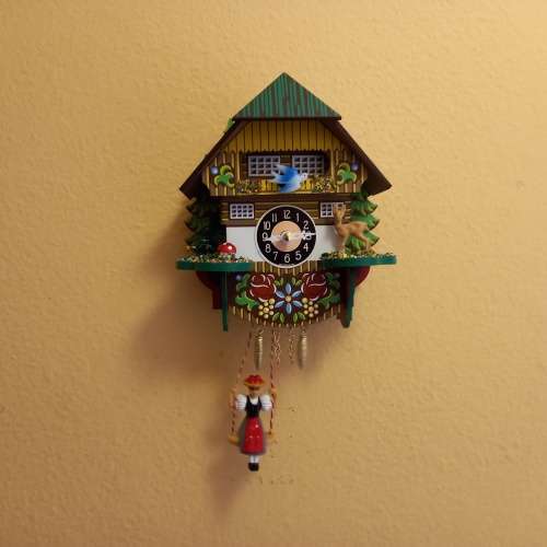 ENGSTLER GERMAN CUCKOO CLOCK - WORKS