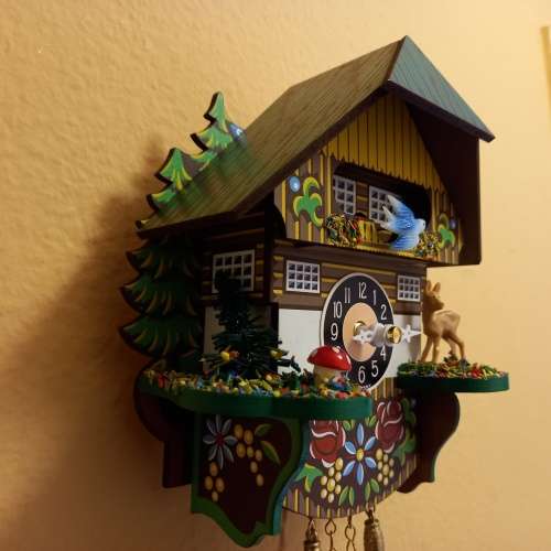 ENGSTLER GERMAN CUCKOO CLOCK - WORKS