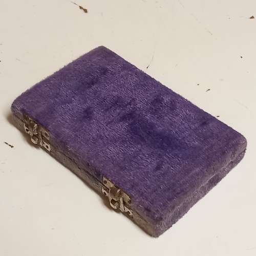 VINTAGE PORTABLE SCALE IN PURPLE VELVET CASE