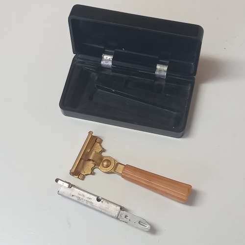 VINTAGE 1937 SCHICK INJECTOR RAZOR IN ORIGINAL CASE