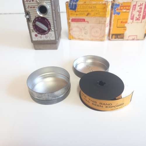 VINTAGE G.B.-BELL and HOWELL 624 8MM MOVIE CAMERA WITH KODAK FILM