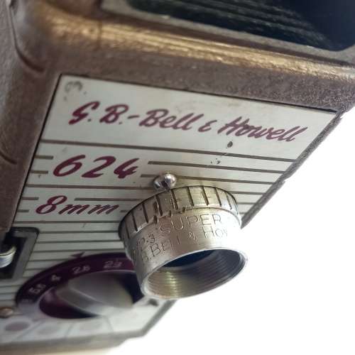 VINTAGE G.B.-BELL and HOWELL 624 8MM MOVIE CAMERA WITH KODAK FILM