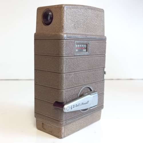 VINTAGE G.B.-BELL and HOWELL 624 8MM MOVIE CAMERA WITH KODAK FILM